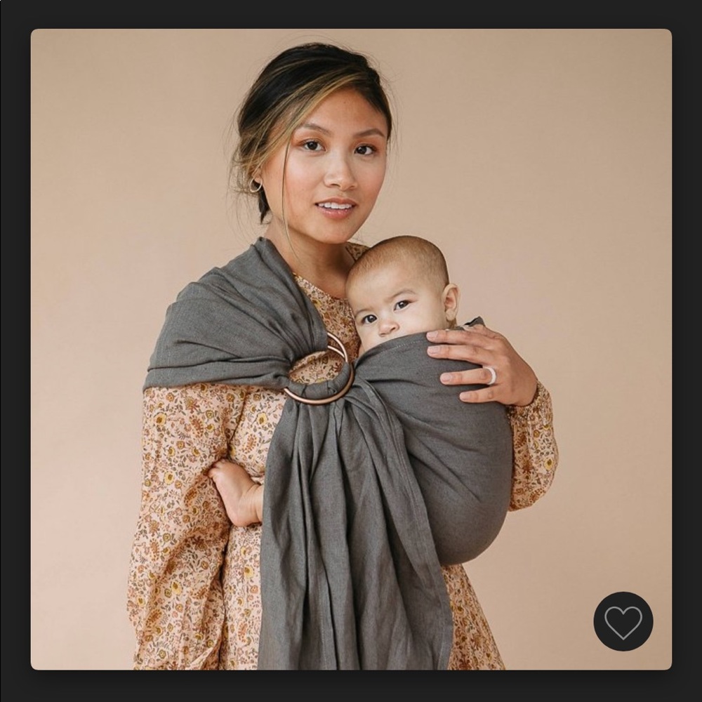 Wild Bird Ring Sling. Used twice, cleaned so some wrinkles. perfect condition!